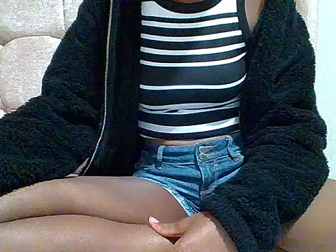 Snapshot of Petite_baby5 chatting on 05-31-26, 08:09 Petite baby5 online show from 05-31-26, 08:09