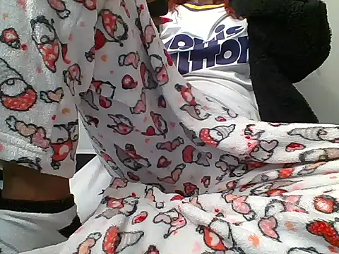 Snapshot of Petite_baby5 chatting on 04-21-26, 12:12 Petite baby5 online show from 04-21-26, 12:12