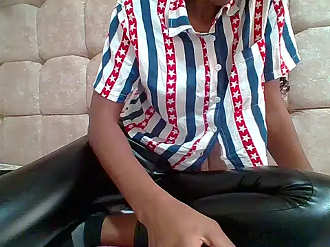 Snapshot of Petite_baby5 chatting on 06-03-26, 01:56 Petite baby5 online show from 06-03-26, 01:56