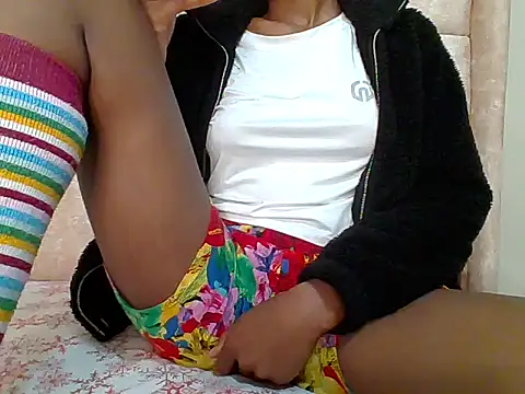 Snapshot of Petite_baby5 chatting on 05-30-26, 09:53 Petite baby5 online show from 05-30-26, 09:53