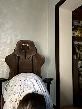 Snapshot of ZlatoslavaLo chatting on 11-15-25, 05:44 ZlatoslavaLo online show from 11-15-25, 05:44