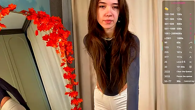 Snapshot of tinyanie chatting on 11-30-25, 06:03 tinyanie online show from 11-30-25, 06:03