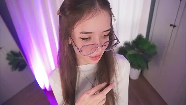 Snapshot of tinyanie chatting on 11-14-25, 05:22 tinyanie online show from 11-14-25, 05:22