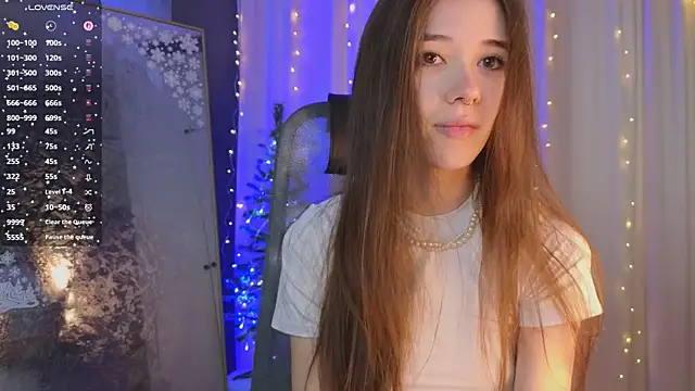 Snapshot of tinyanie chatting on 12-20-25, 06:05 tinyanie online show from 12-20-25, 06:05