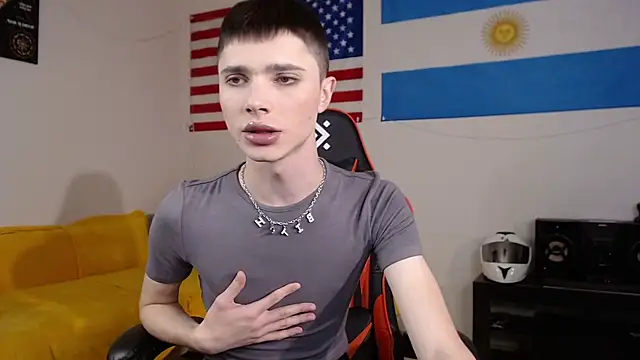 Snapshot of danny_noir chatting on 11-03-25, 02:09 danny noir online show from 11-03-25, 02:09