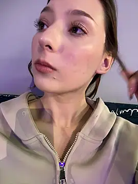 Snapshot of LilluKatten chatting on 05-18-26, 10:42 LilluKatten online show from 05-18-26, 10:42