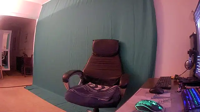 Snapshot of NahkaSami chatting on 11-06-25, 12:09 NahkaSami online show from 11-06-25, 12:09