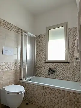 Snapshot of Alehot002 chatting on 10-30-25, 12:36 Alehot002 online show from 10-30-25, 12:36