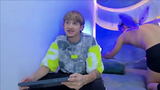 Hot guys sex3  online show from 10-31-25, 04:47