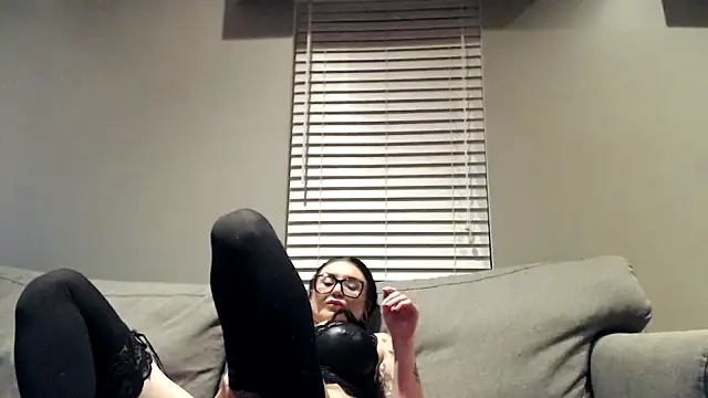 Holyplastic online show from 11-12-25, 01:21