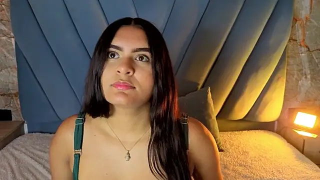 amarahanks1 online show from 11-04-25, 12:31