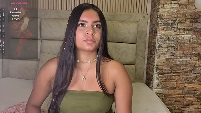 amarahanks1 online show from 12-14-25, 08:58