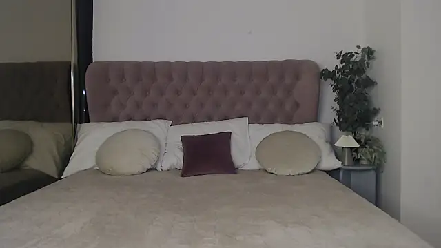 Sandra angel  online show from 11-15-25, 12:03