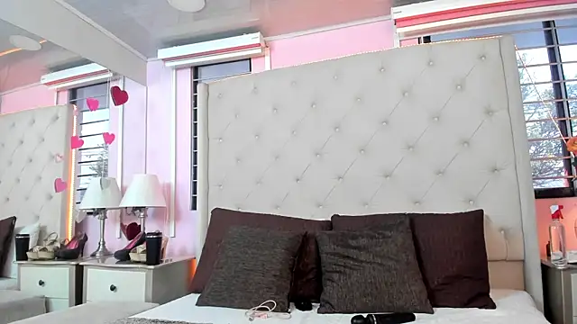 Snapshot of scarlett_leblanc_ chatting on 05-16-26, 02:05 scarlett leblanc online show from 05-16-26, 02:05