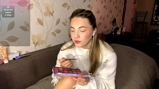 OrethaEredia online show from 11-30-25, 05:58