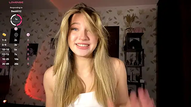 OrethaEredia online show from 11-08-25, 03:48