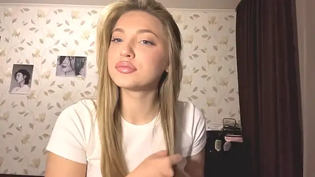 OrethaEredia online show from 10-30-25, 04:26