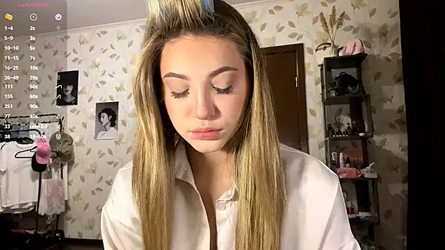 OrethaEredia online show from 11-18-25, 03:15