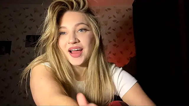 OrethaEredia online show from 11-04-25, 03:27