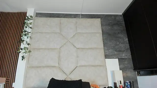 Liia Leens online show from 02-12-26, 04:45