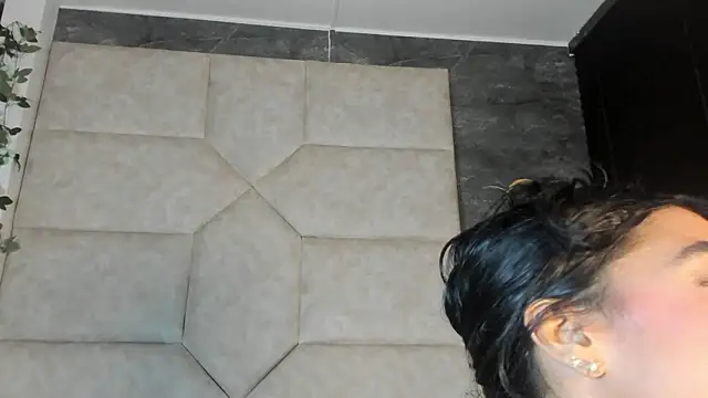 Liia Leens online show from 02-15-26, 04:02