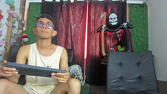 Snapshot of jackk_blaze chatting on 10-30-25, 07:33 jackk blaze online show from 10-30-25, 07:33