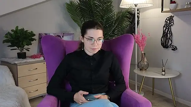 Snapshot of TalishaParadee chatting on 10-31-25, 11:51 TalishaParadee online show from 10-31-25, 11:51