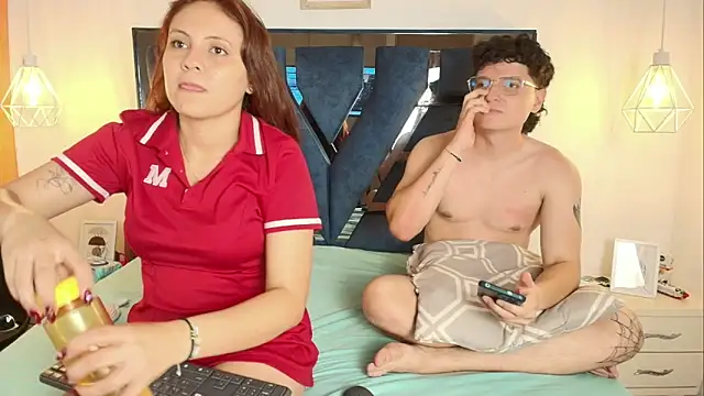 Zoe And Dylan  online show from 03-29-26, 05:47