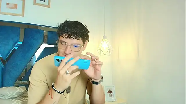 Zoe And Dylan  online show from 03-24-26, 12:16