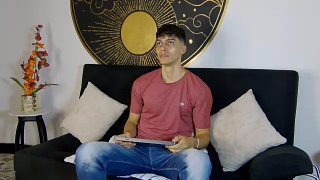 AlessioVitale online show from 11-15-25, 01:04