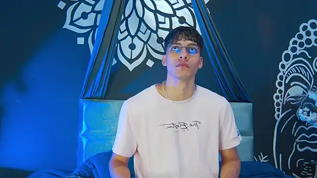 AlessioVitale online show from 01-10-26, 12:22