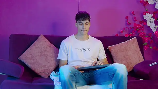 AlessioVitale online show from 11-27-25, 12:16