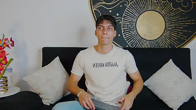 AlessioVitale online show from 02-23-26, 07:47