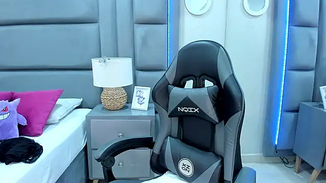 Snapshot of AdaraaMuller chatting on 11-02-25, 01:16 AdaraaMuller online show from 11-02-25, 01:16