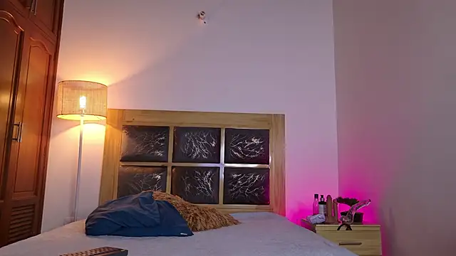 Snapshot of dark_angell77 chatting on 12-02-25, 11:12 dark angell77 online show from 12-02-25, 11:12