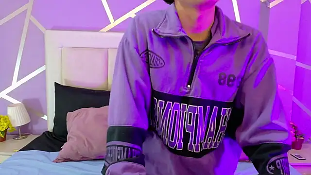 Snapshot of Orion_XXX chatting on 10-31-25, 08:27 Orion XXX online show from 10-31-25, 08:27