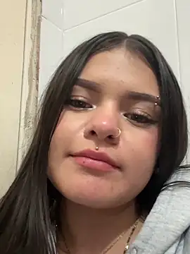 Snapshot of Camila_Duarte_ chatting on 11-05-25, 02:36 Camila Duarte online show from 11-05-25, 02:36