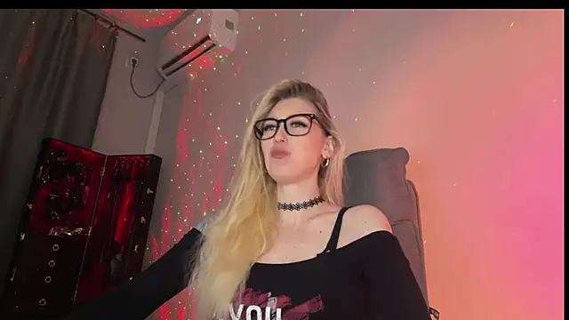 Snapshot of Liya_Liss chatting on 03-08-26, 12:05 Liya Liss online show from 03-08-26, 12:05