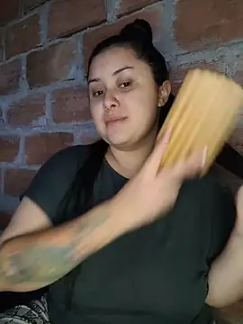 CurvyNoir online show from 12-15-25, 02:45