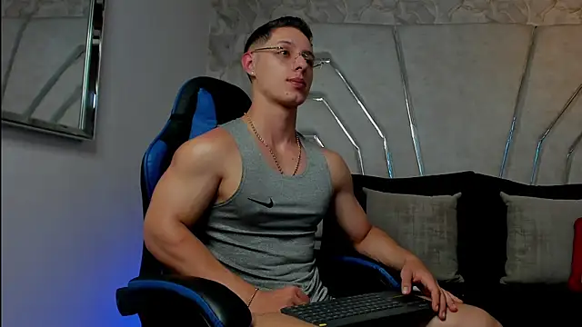 MAXTHOMSON online show from 04-08-26, 02:02