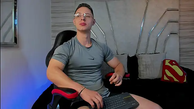 MAXTHOMSON online show from 11-08-25, 11:19