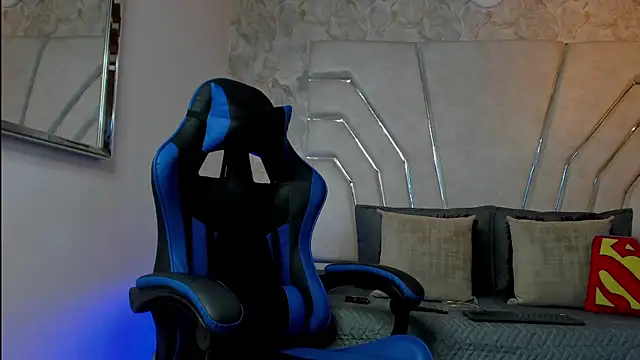 MAXTHOMSON online show from 02-21-26, 12:12