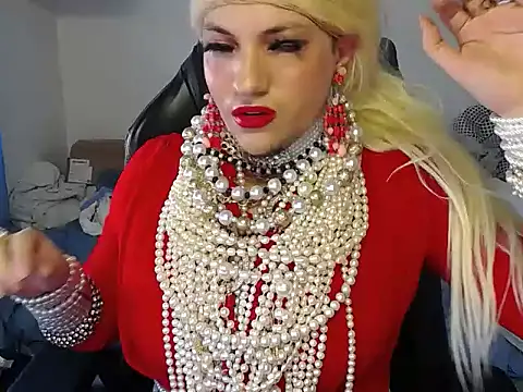 VanesaCrossic online show from 12-21-25, 08:16