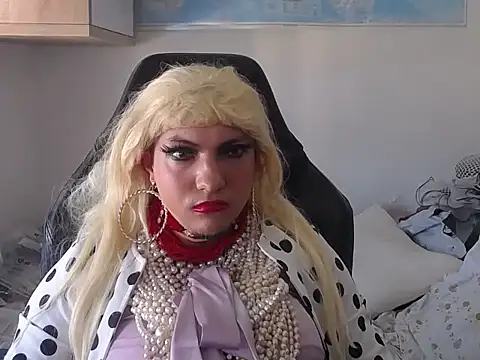 VanesaCrossic online show from 04-24-26, 09:33