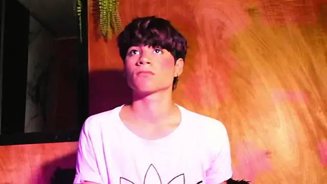 Leo Glow online show from 02-16-26, 12:59