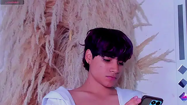 Leo Glow online show from 02-14-26, 12:38