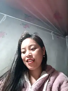 Snapshot of Alice-567 chatting on 02-12-26, 12:43 Alice-567 online show from 02-12-26, 12:43