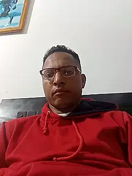 Snapshot of Tonny_Belt chatting on 10-31-25, 05:26 Tonny Belt online show from 10-31-25, 05:26