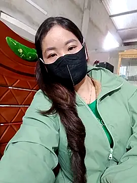 kitti-krush online show from 11-18-25, 07:00