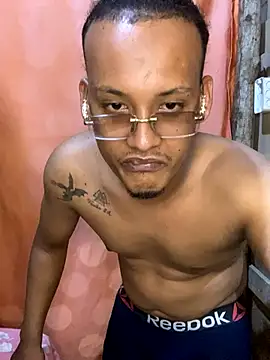 Snapshot of LUIS_CASTELLANO chatting on 11-01-25, 04:08 LUIS CASTELLANO online show from 11-01-25, 04:08